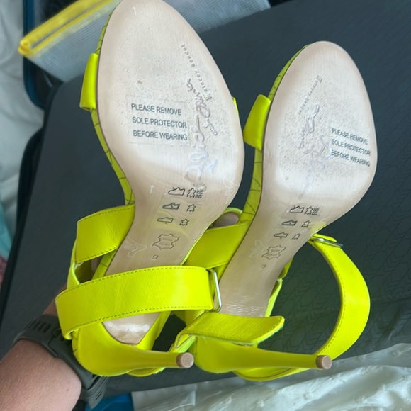 Alice and Olivia Talene heel - Picture 5 of 11